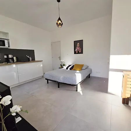 Gregbnb - 23m2 - Climatise -10min Gare - 5 Appartamento *